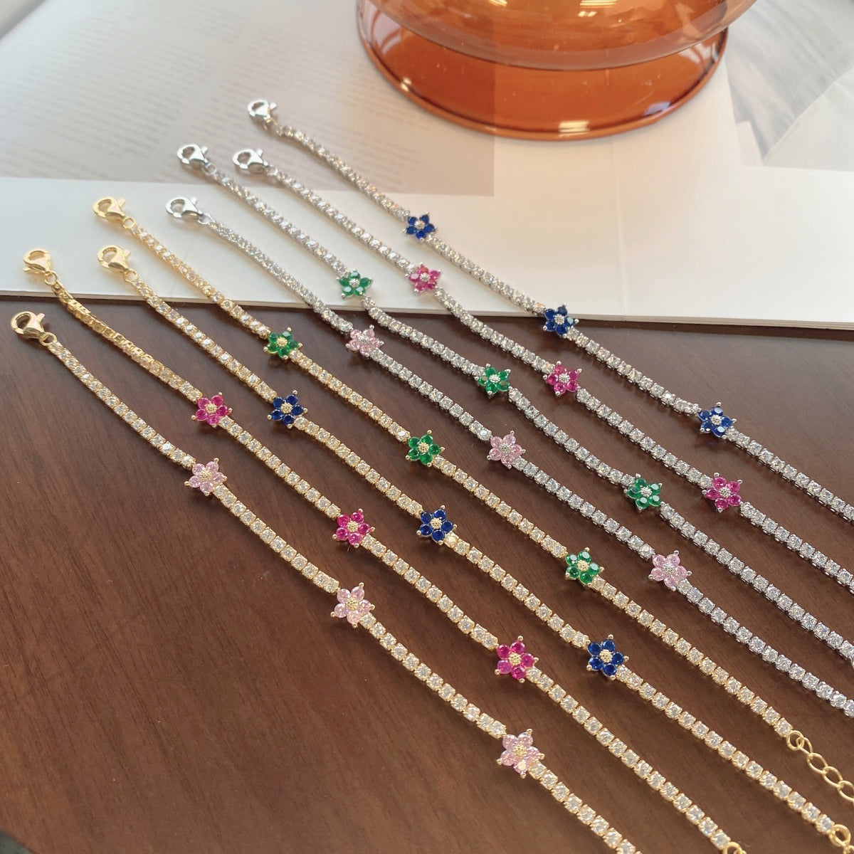 [Amore]Sparkling Flower Shape Tennis Bracelet