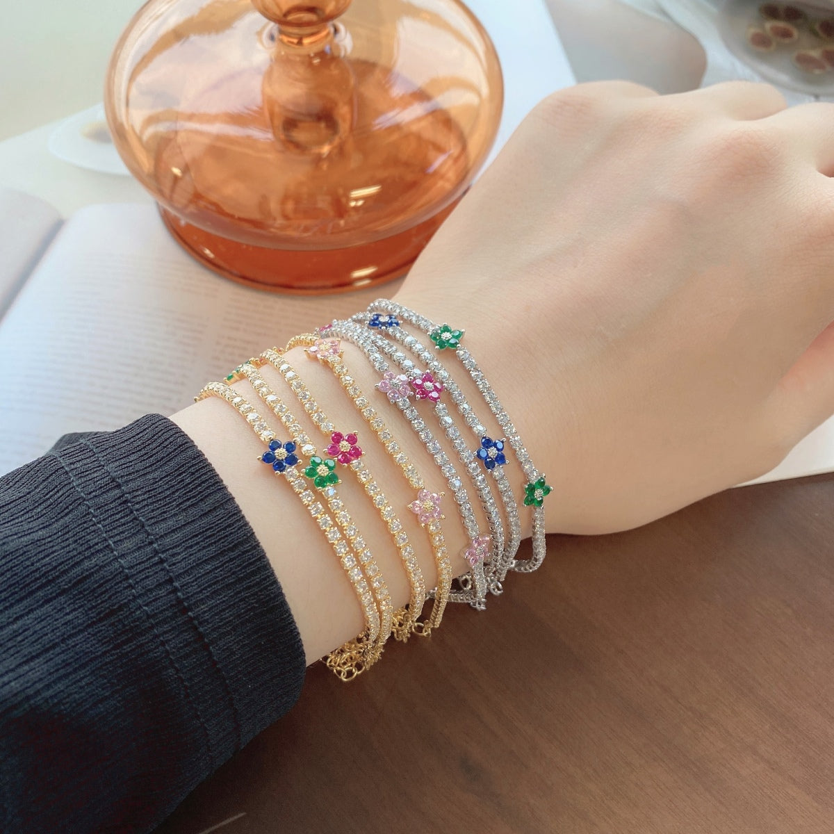 [Amore]Sparkling Flower Shape Tennis Bracelet