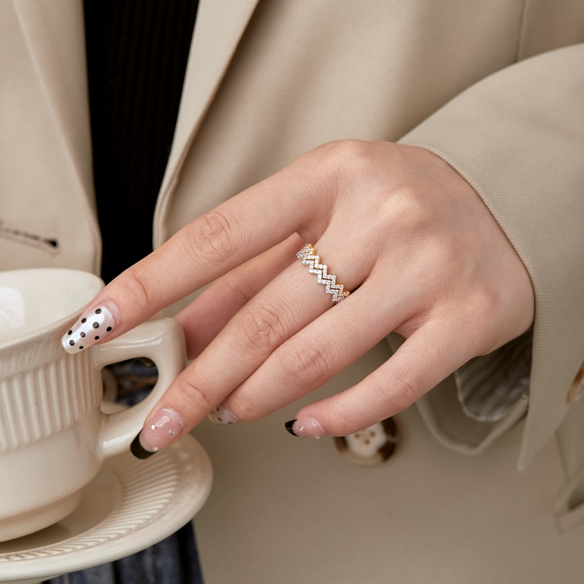 [Amore]Delicate Enchanting Wave Shape Daily Ring