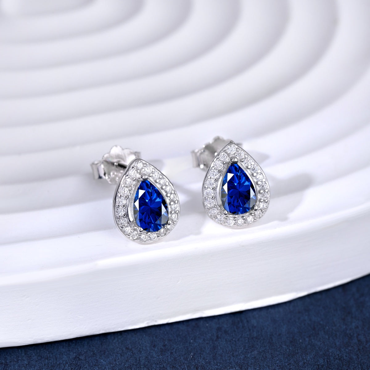 [Amore]Luxurious Water Drop Shape Earrings