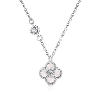 [Amore]Delicate Flower Shape Necklace