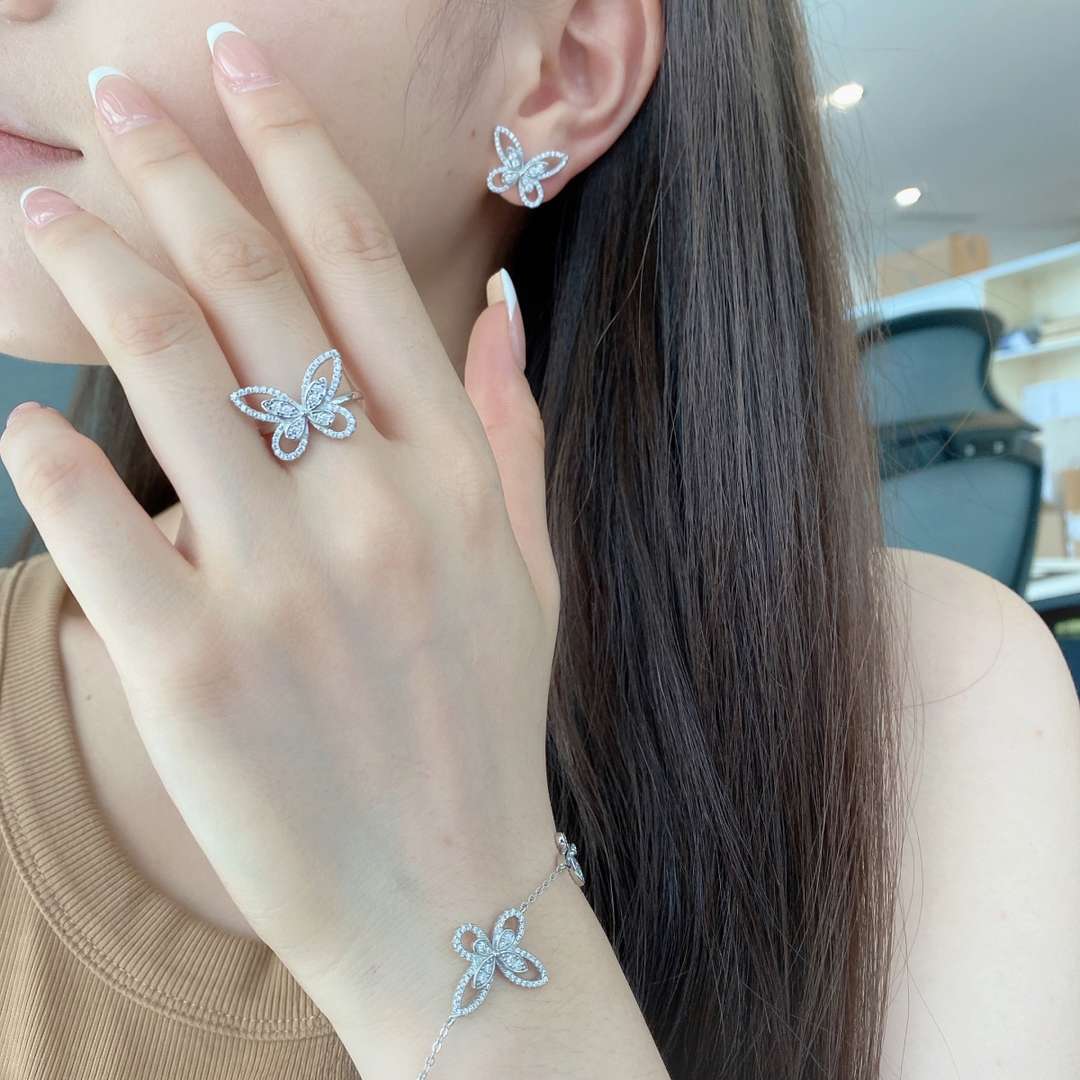 [Amore]Delicate Butterfly Pendant Bracelet