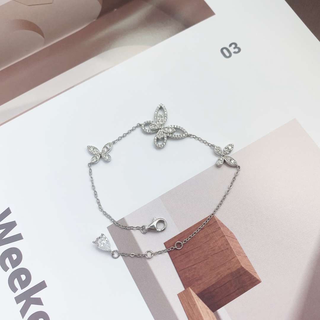 [Amore]Delicate Butterfly Pendant Bracelet