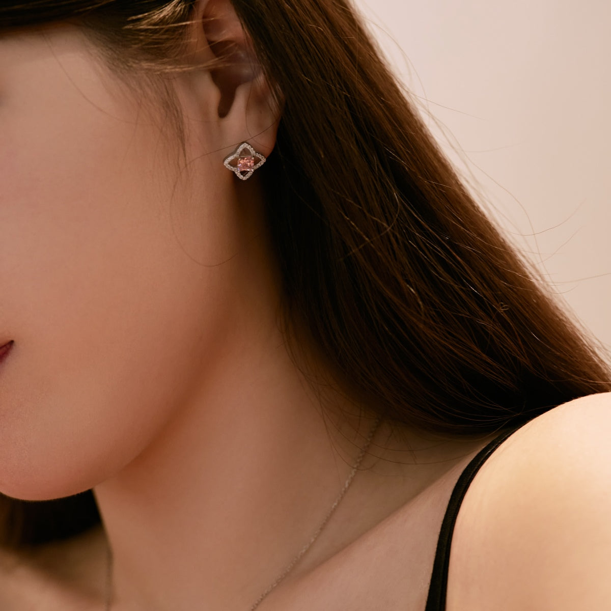 [Amore]Elegant Star Shape Princess Cut Daily Earrings