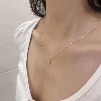 [Amore]Delicate Flower Shape Necklace