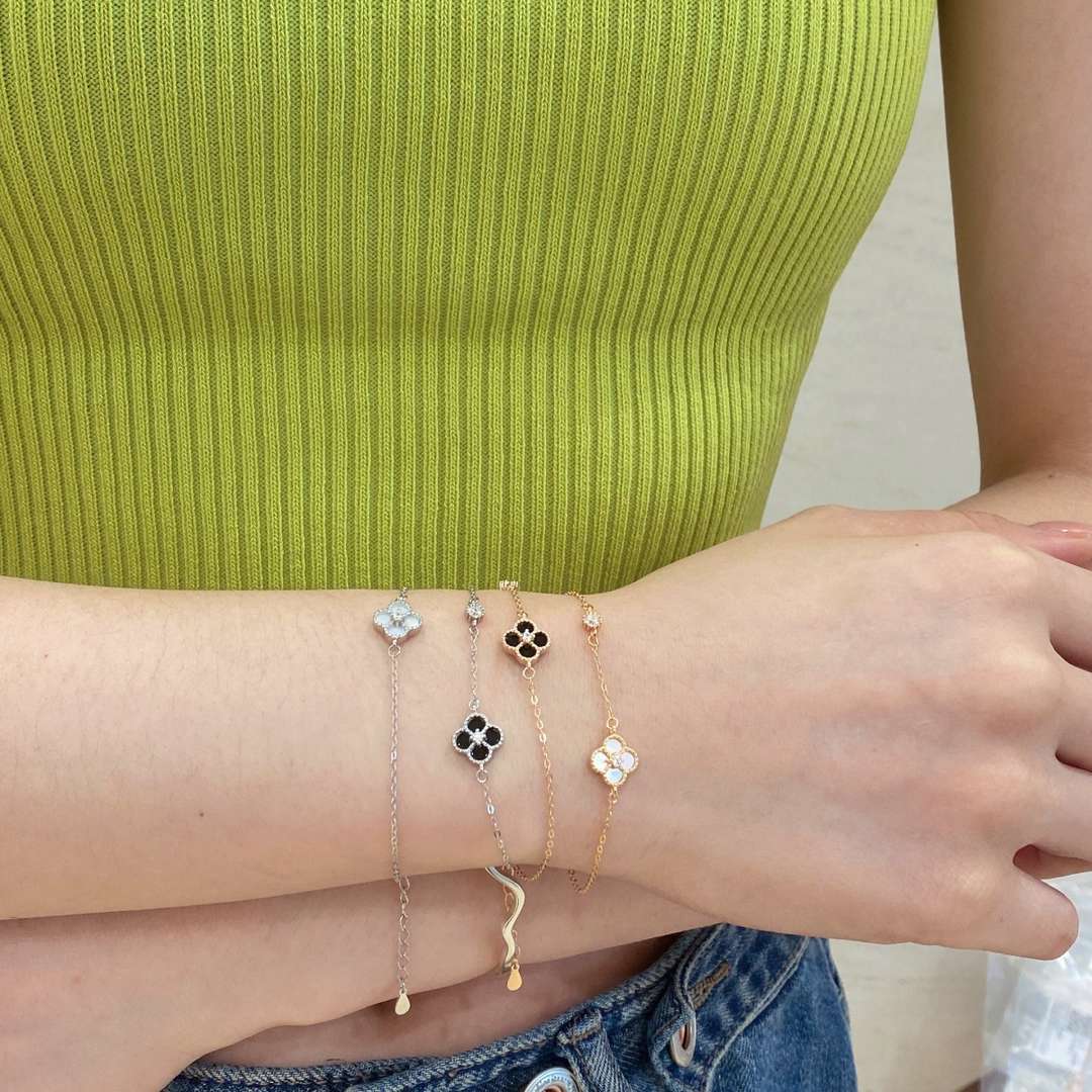 [Amore]Delicate Four Leaf Clover Bracelet