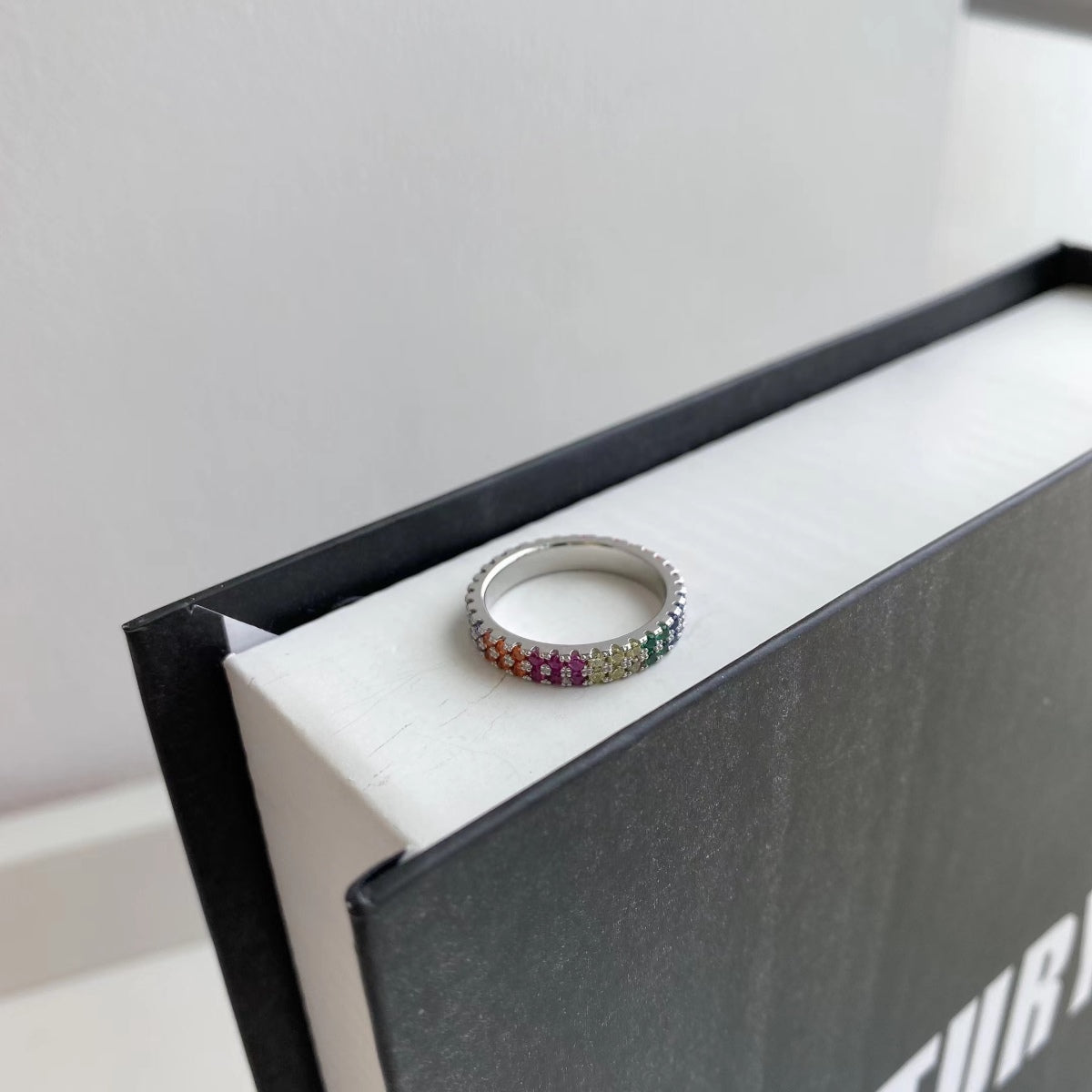 [Amore]Unique Colorful Round Cut Tennis Ring