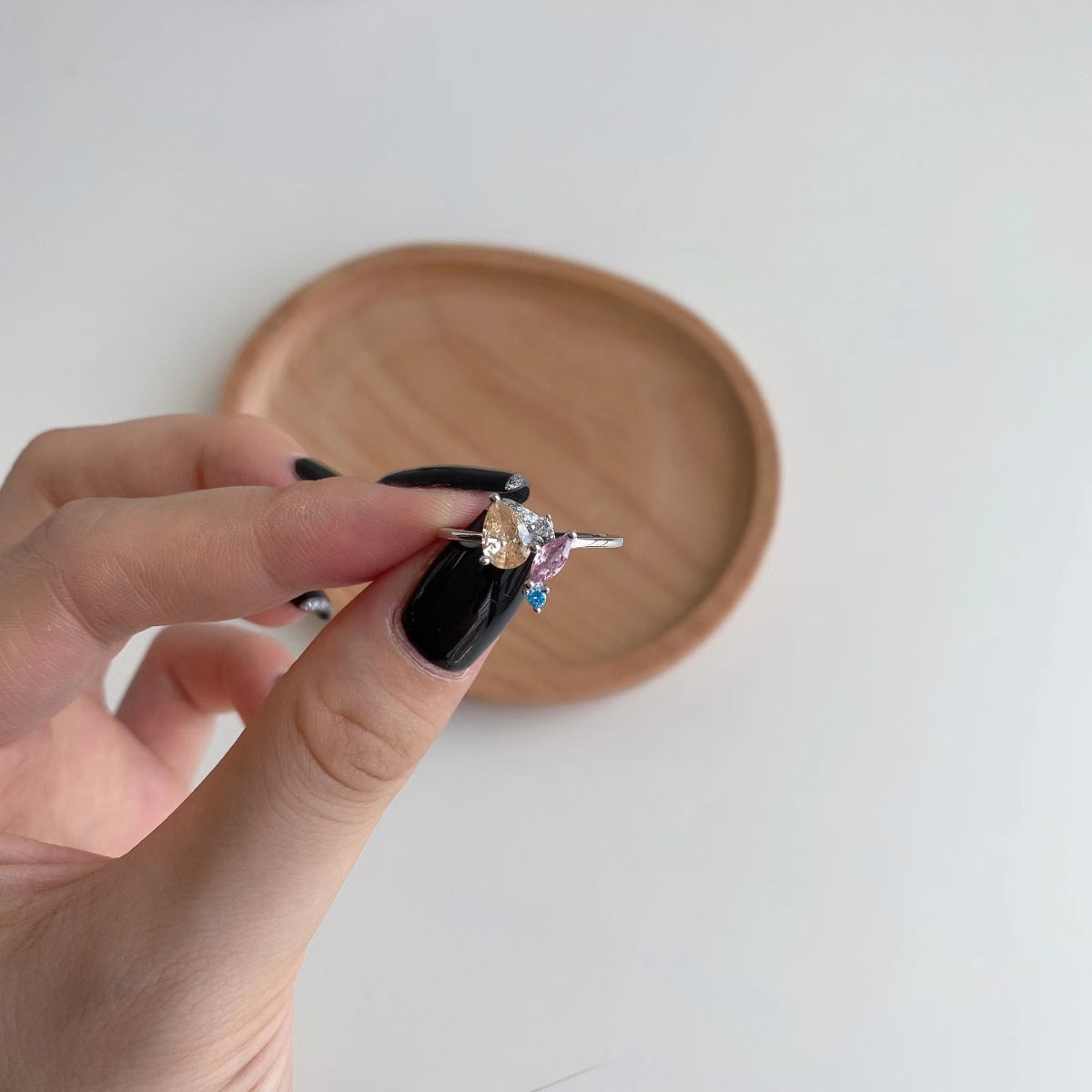 [Amore]Radiant Colorful Multi Cut Daily Ring