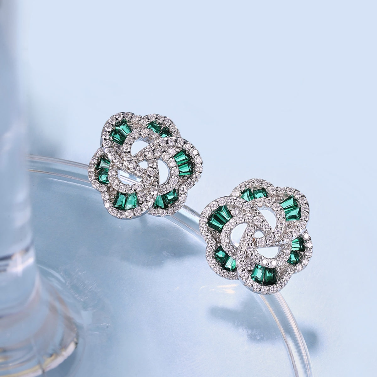 [Amore]Exquisite Flower Shape Daily Earrings