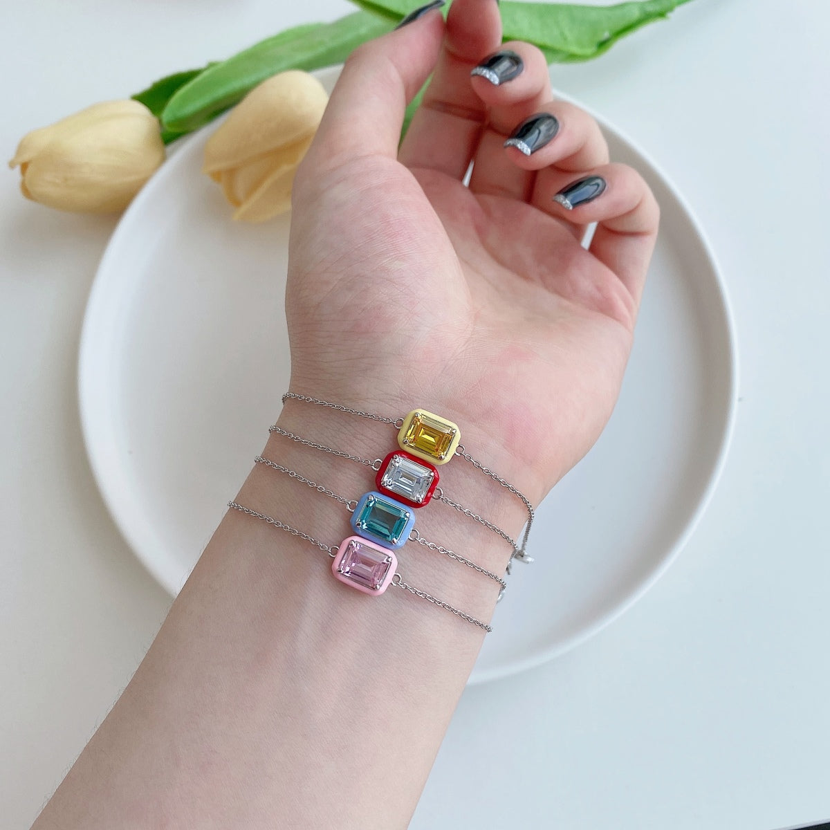 [Amore]2.0 Carat Sparkling Colorful Emerald Cut Daily Bracelet