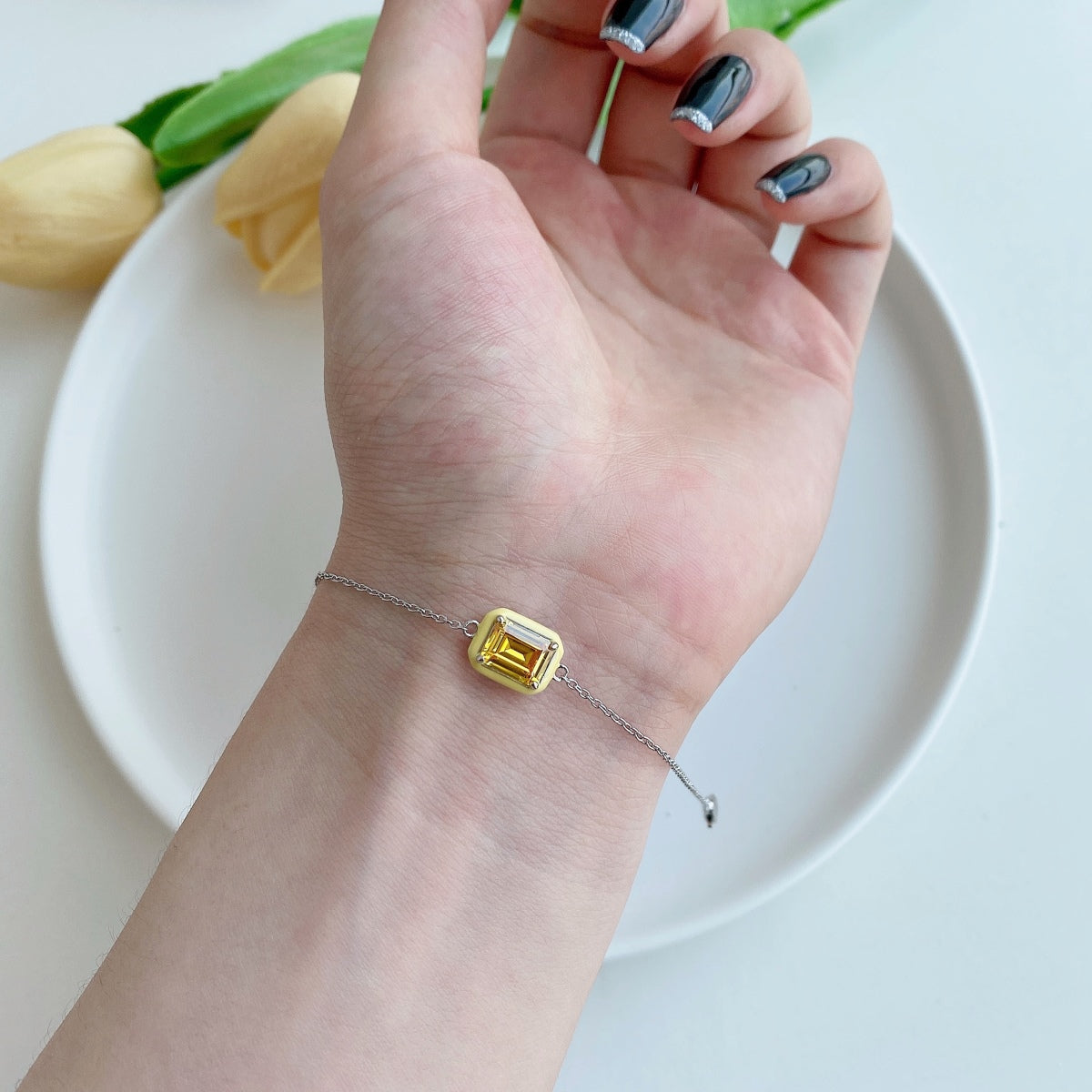 [Amore]2.0 Carat Sparkling Colorful Emerald Cut Daily Bracelet