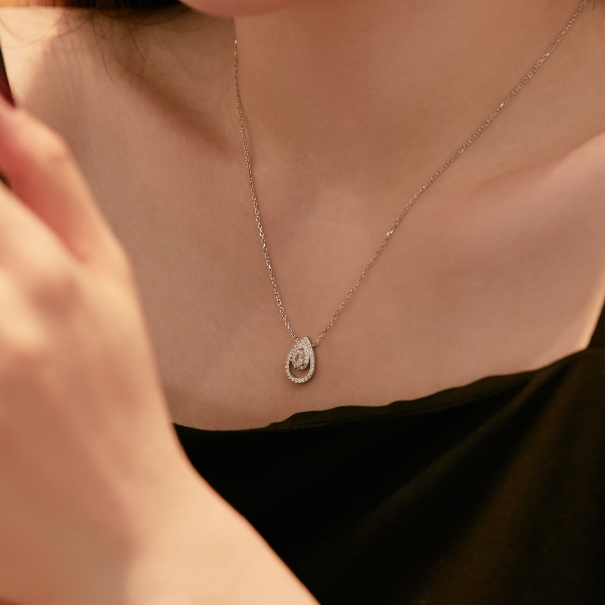 [Amore]Sparkling Pear Cut Necklace