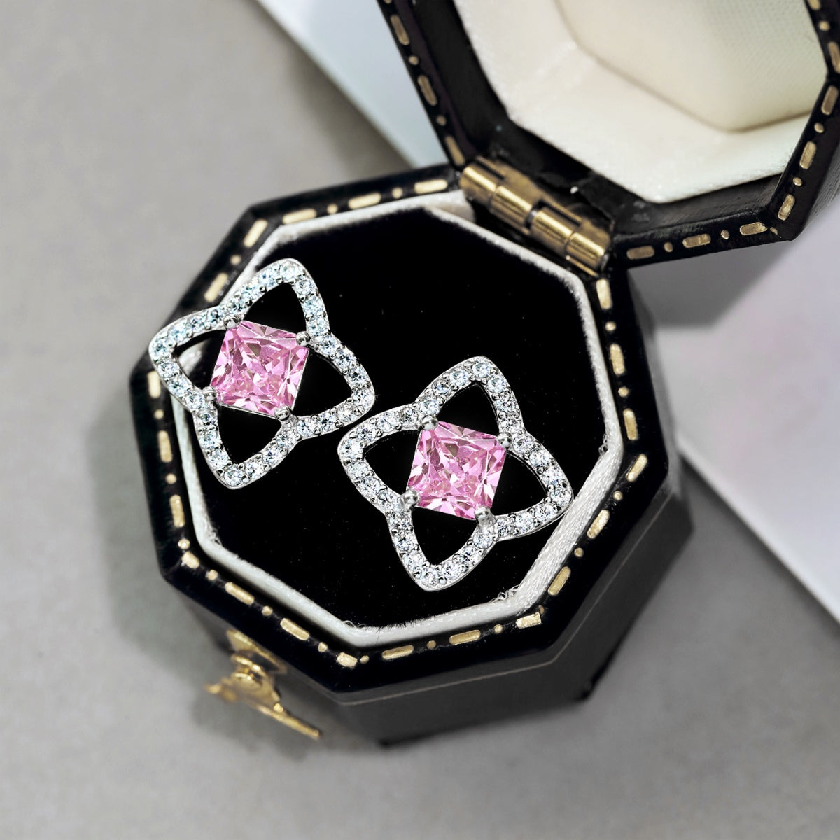 [Amore]Elegant Star Shape Princess Cut Daily Earrings