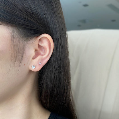 [Amore]Sparkling Heart Shaped Simple Earrings