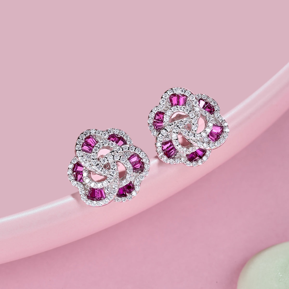 [Amore]Exquisite Flower Shape Daily Earrings