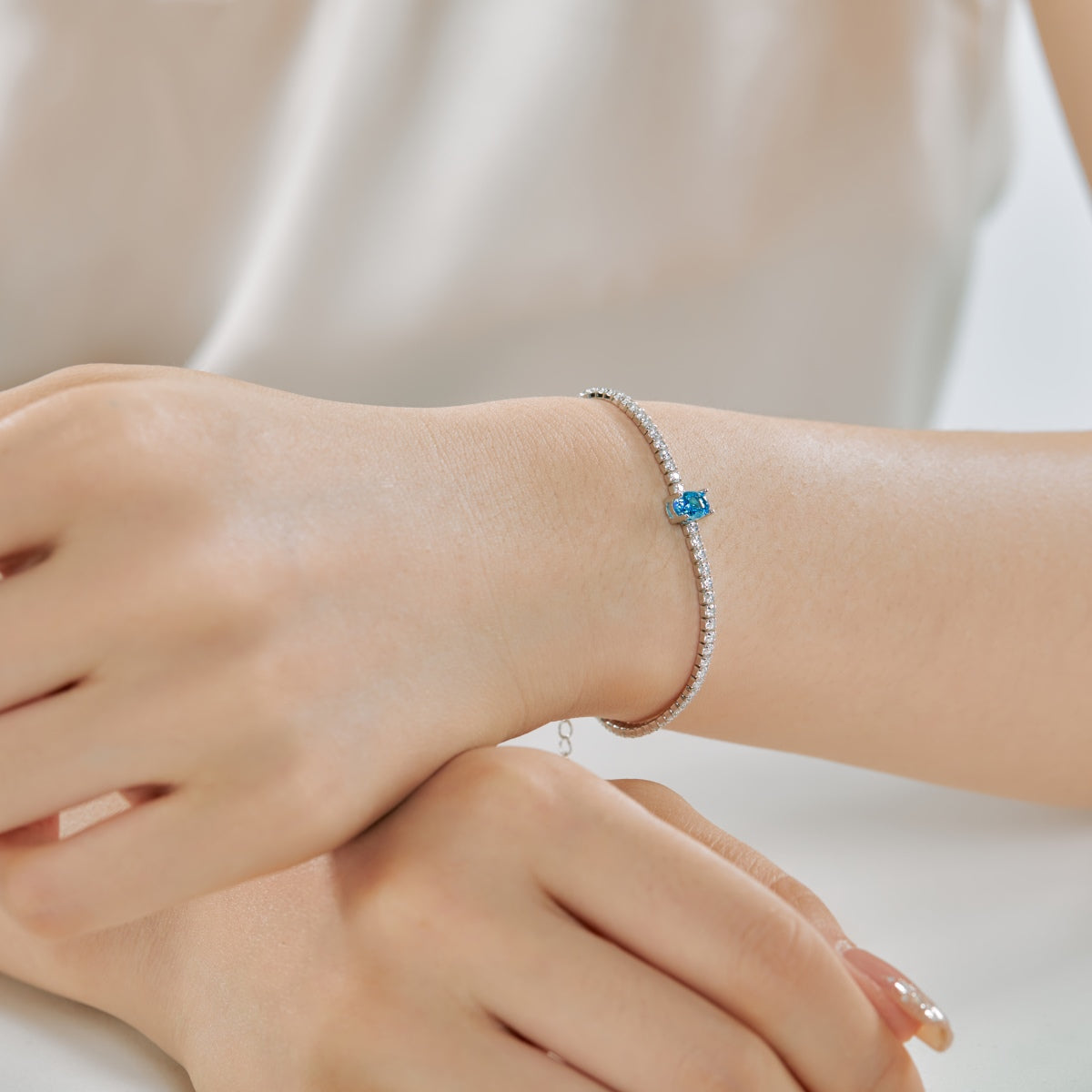 [Amore]0.75 Carat Exquisite Oval Cut Daily Bracelet