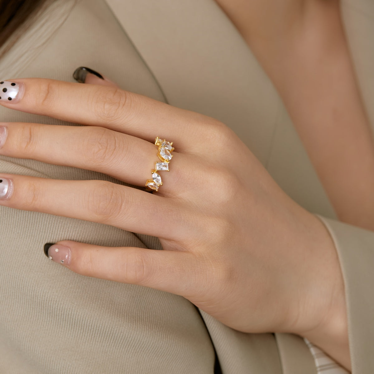 [Amore]Delicate Multi Cut Ring