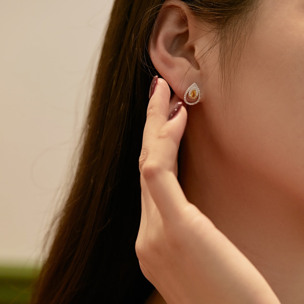[Amore]Sparkling Delicate Water Drop Shape Daily Earrings