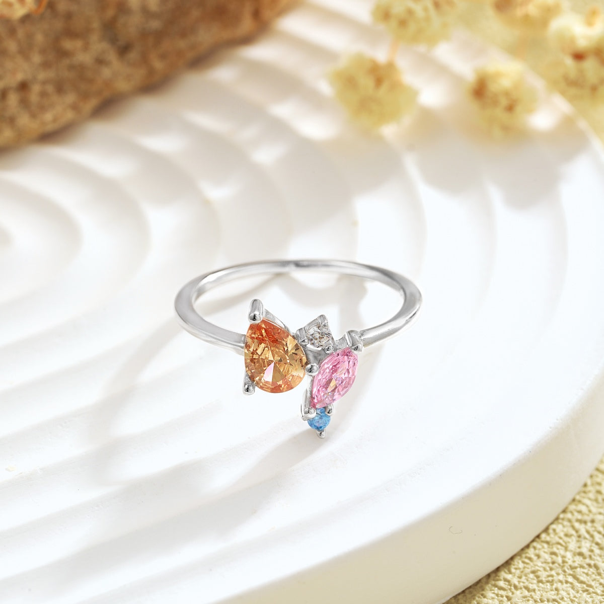 [Amore]Radiant Colorful Multi Cut Daily Ring