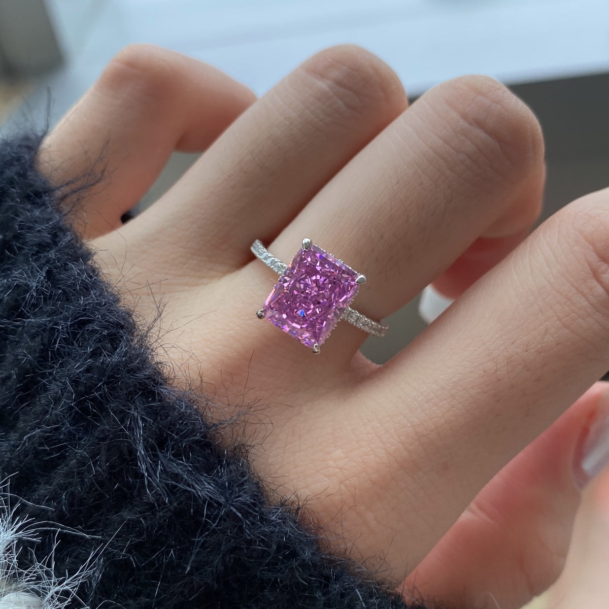 [Amore]4.0 Carat Luxurious Engagement Ring