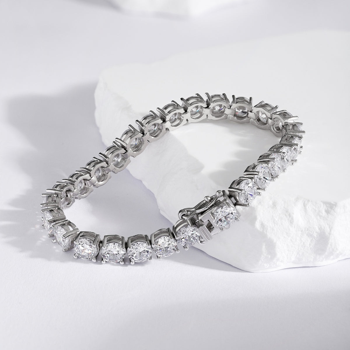 [Amore]0.75 Carat Dazzling Round Cut Wedding Bracelet