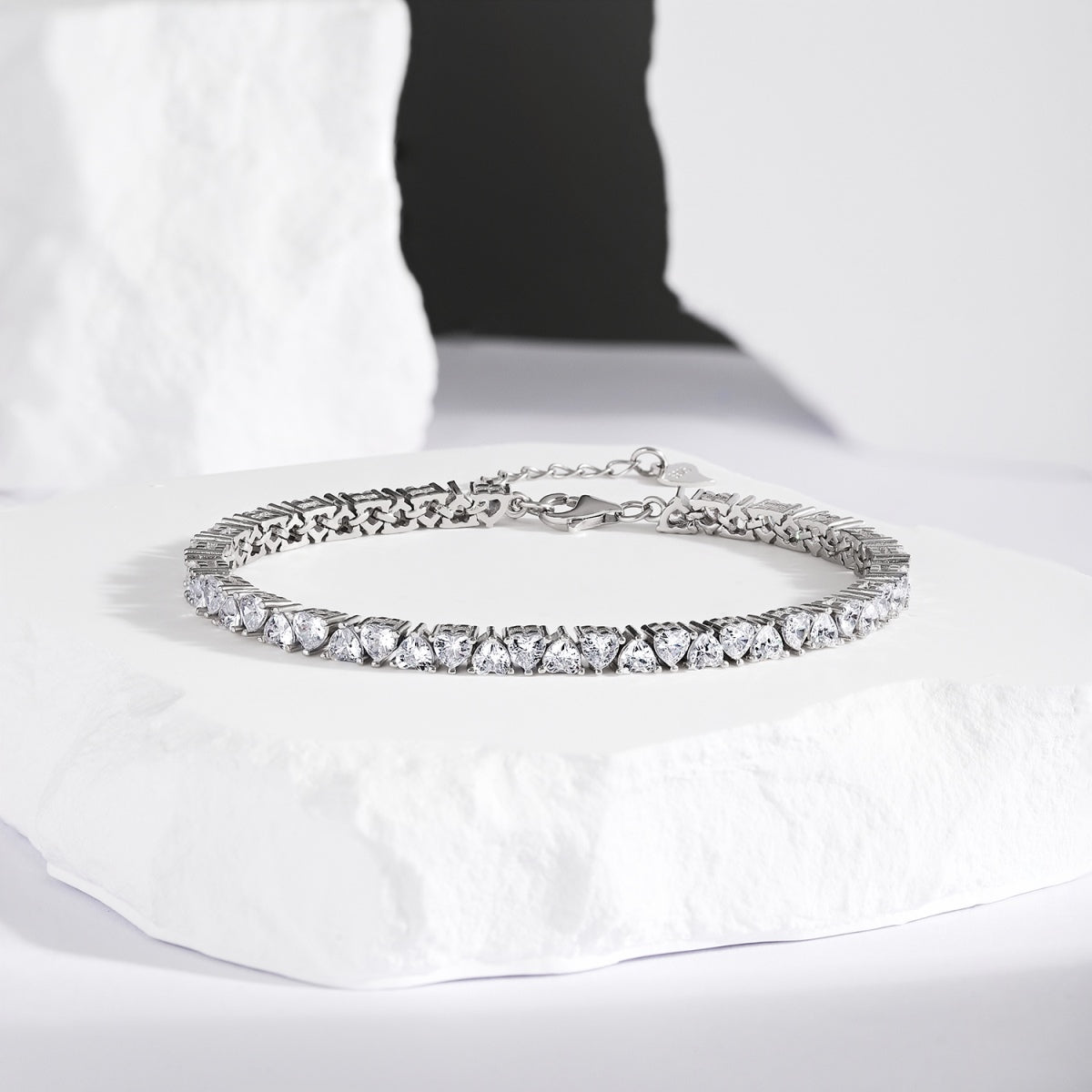[Amore]Dazzling Romantic Heart Shape Lover Bracelet
