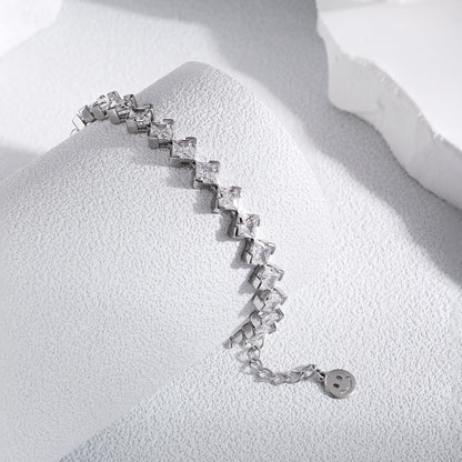 [Amore]0.5 Carat Ornate Princess Cut Daily Bracelet