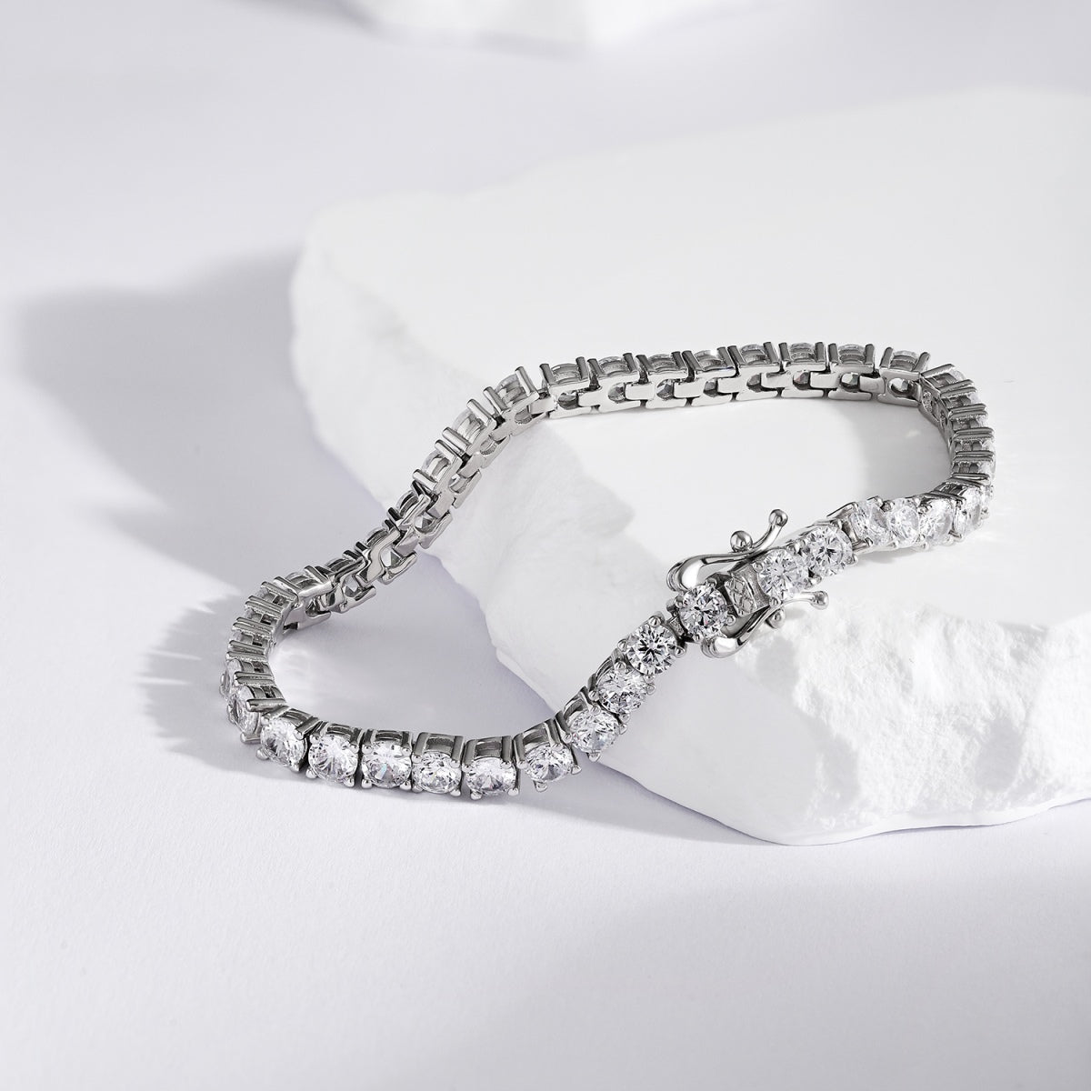 [Amore]Luxurious Ornate Round Cut Tennis Bracelet