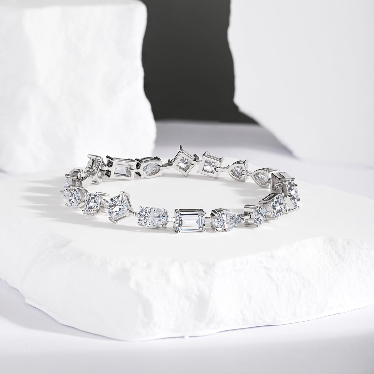 [Amore]Unique Exquisite Multi Cut Daily Bracelet