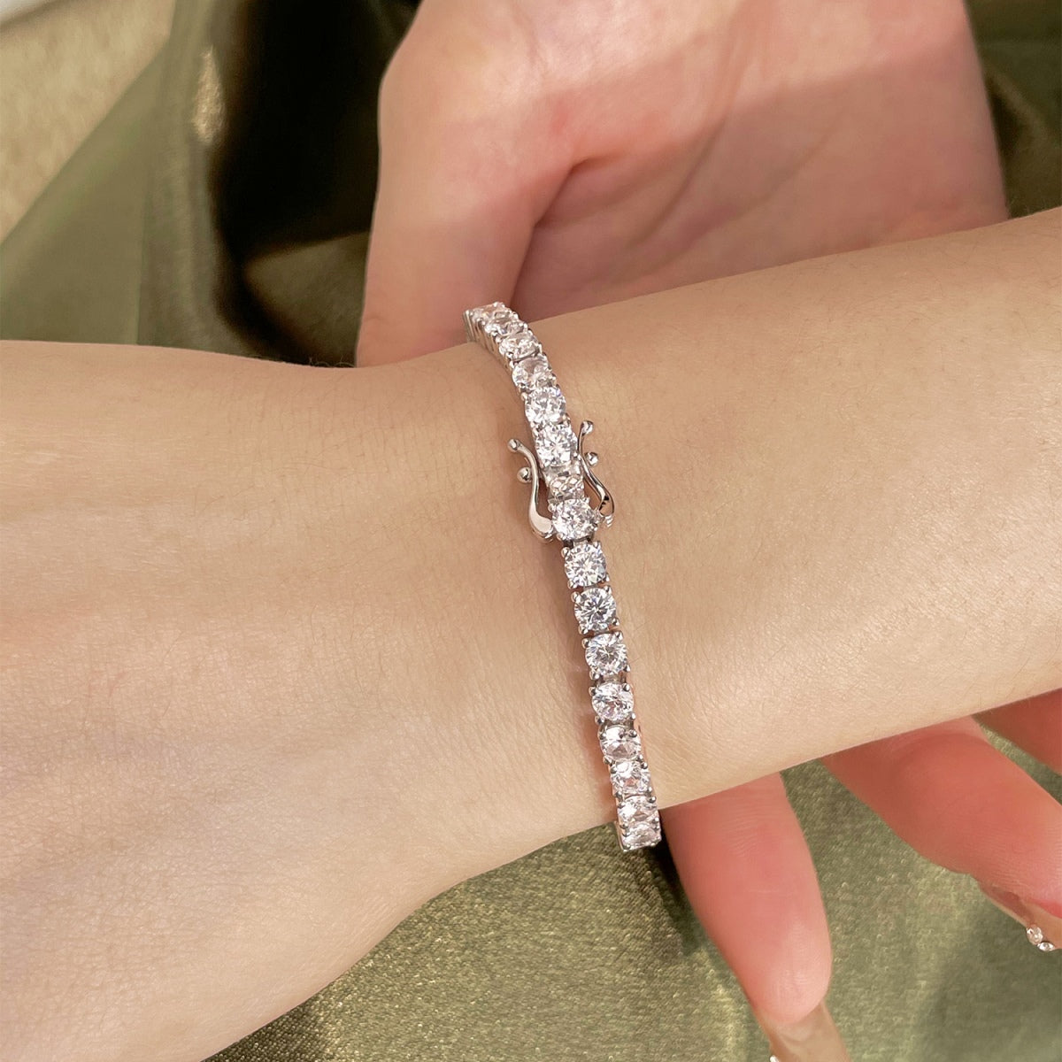 [Amore]Luxurious Ornate Round Cut Tennis Bracelet