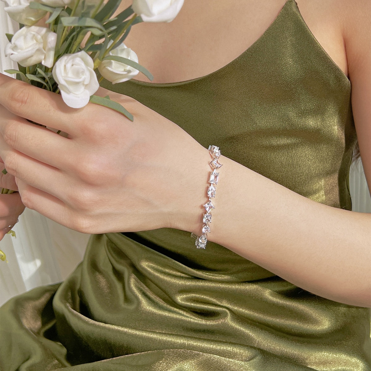 [Amore]Unique Exquisite Multi Cut Daily Bracelet