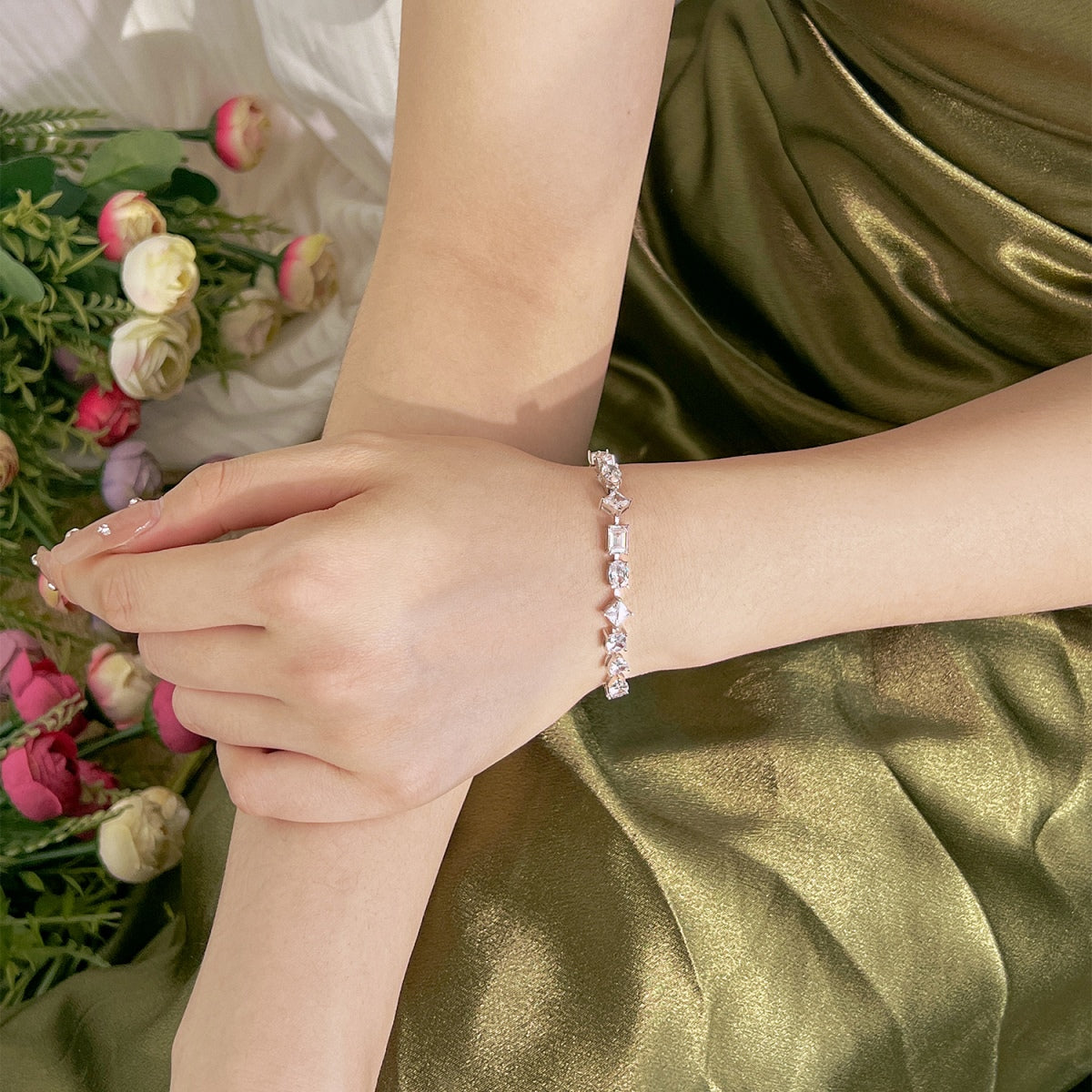 [Amore]Unique Exquisite Multi Cut Daily Bracelet
