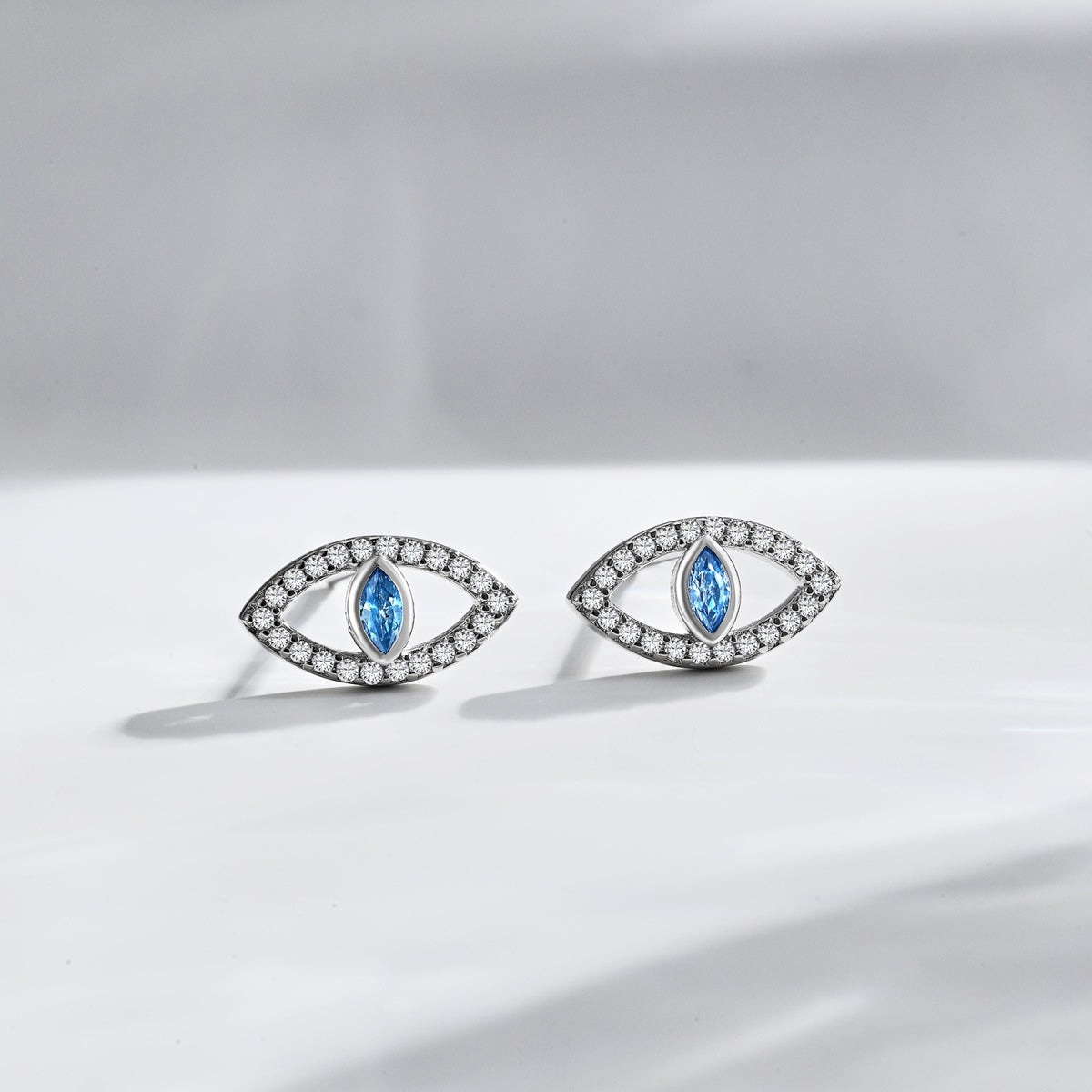 [Amore]Blue Devil Eyes Hollow Stud Earrings