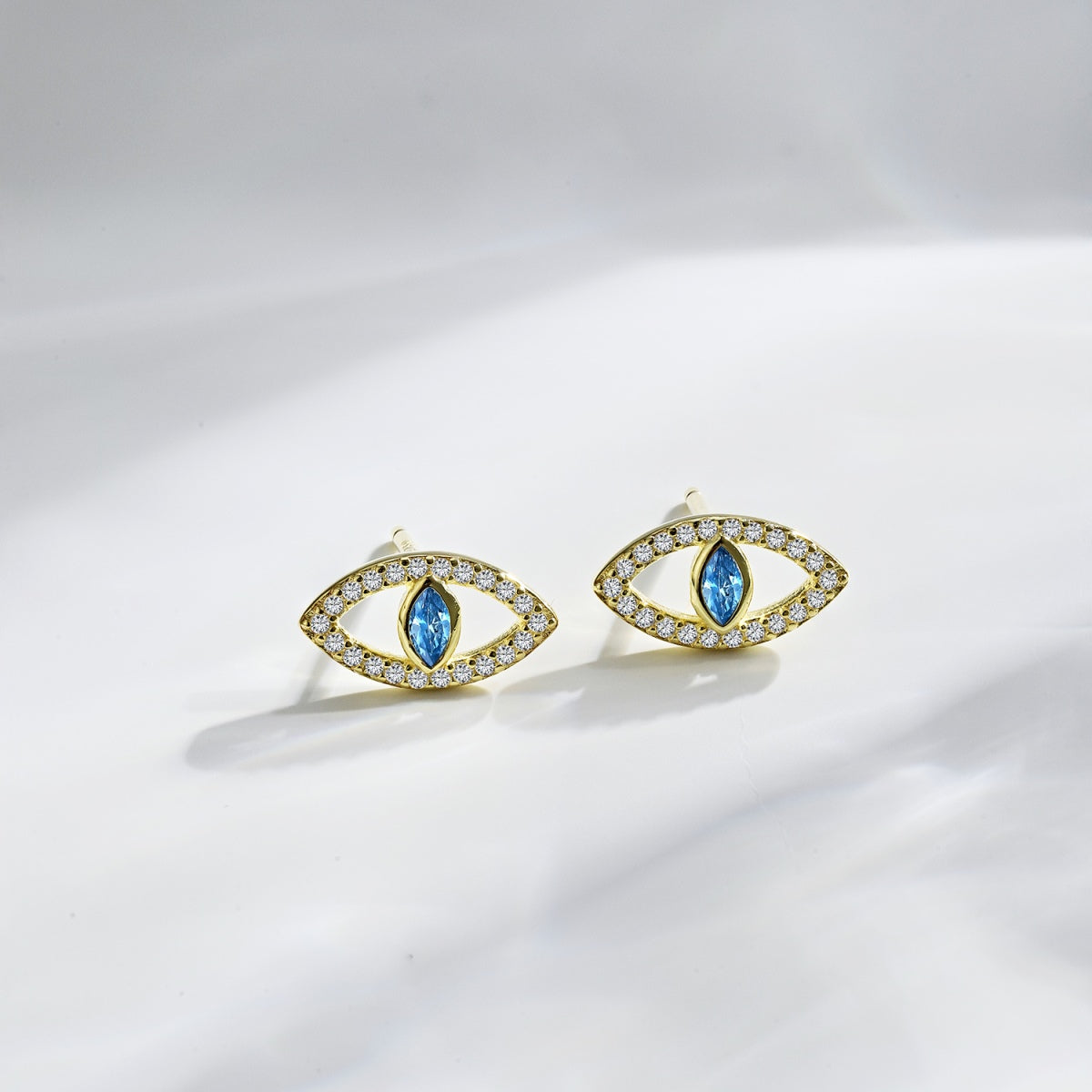 [Amore]Blue Devil Eyes Hollow Stud Earrings