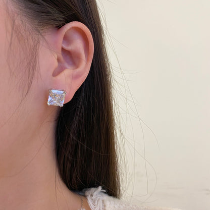 [Amore]Delicate Square Shape Earrings