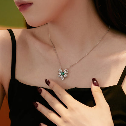 [Amore]Luxurious Flower Shape Emerald Cut Necklace