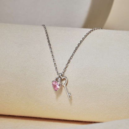 [Amore]Unique Heart Shape Key Pendent Necklace
