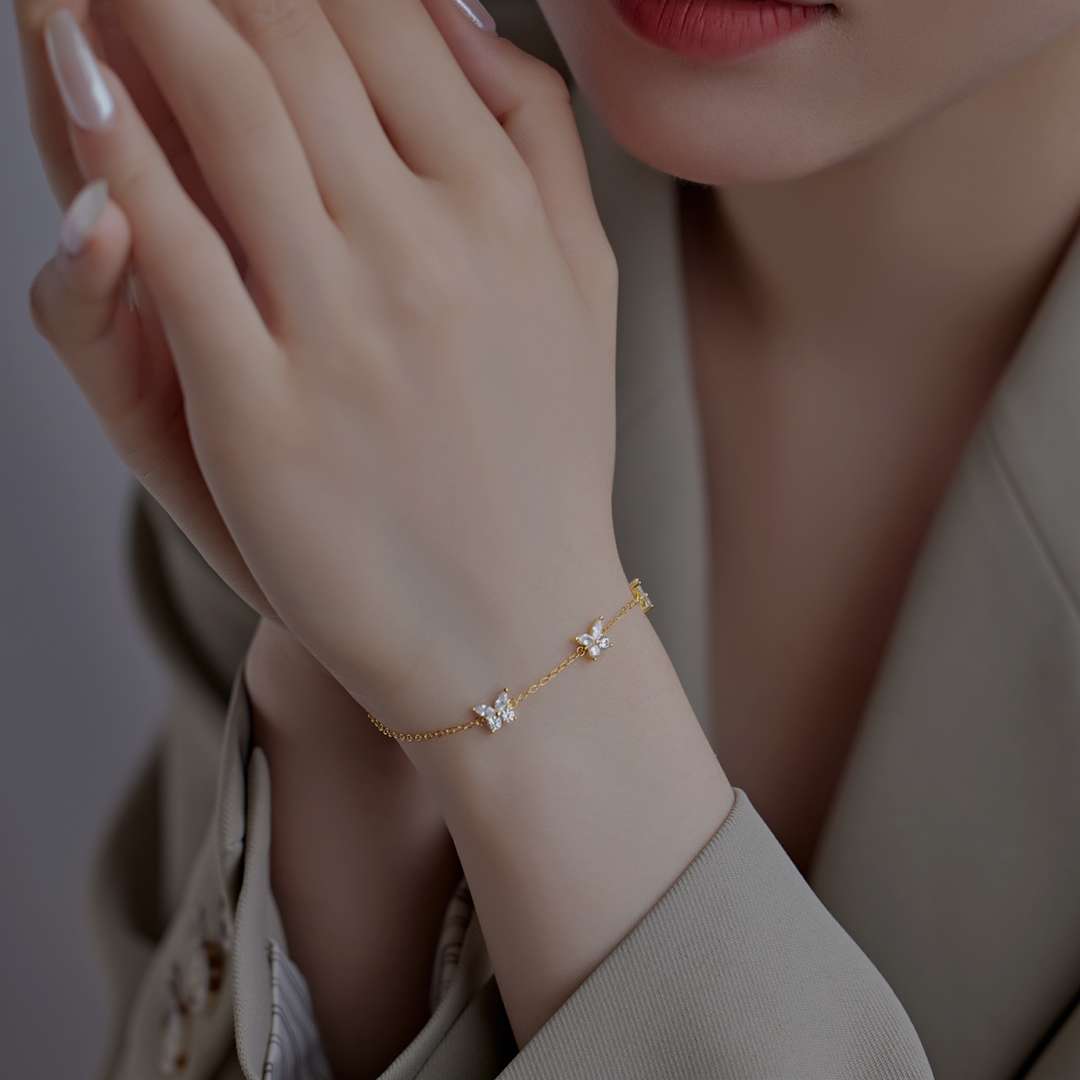 [Amore]Radiant Butterfly Shape Necklace