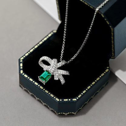[Amore]Luxurious Flower Shape Emerald Cut Necklace