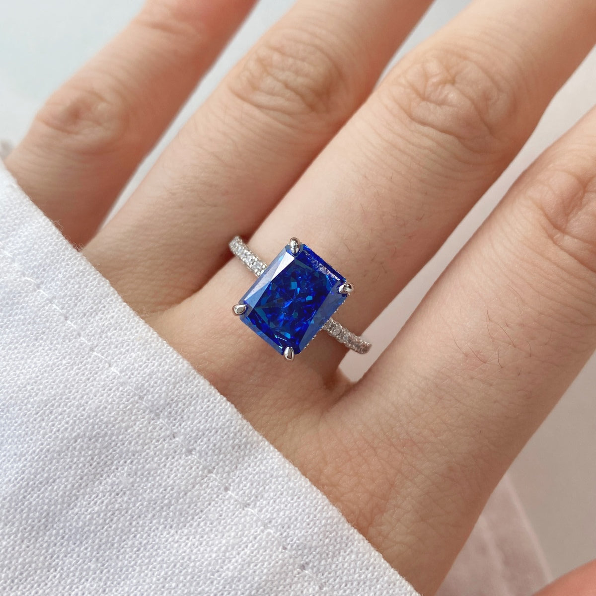[Amore]4.0 Carat Luxurious Engagement Ring