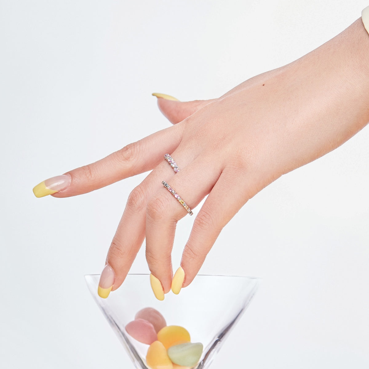[Amore]Charming Colorful Round Cut Daily Ring