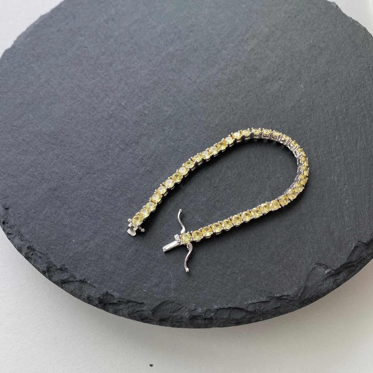 [Amore]Ornate Dazzling Round Cut Tennis Bracelet
