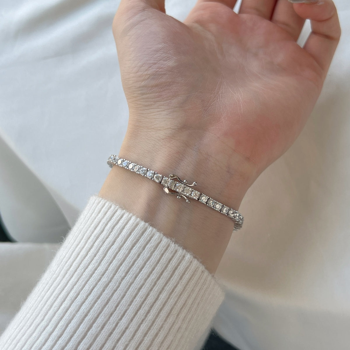 [Amore]Dainty Charming Round Cut Tennis Bracelet