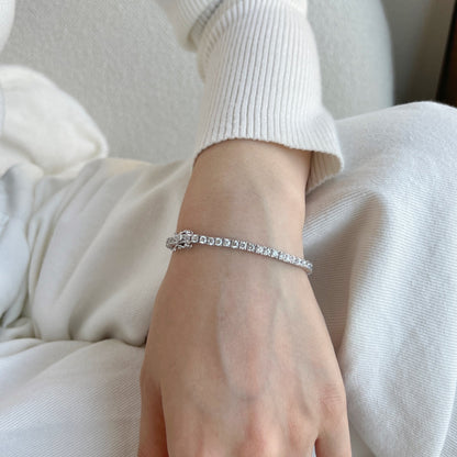 [Amore]Dainty Charming Round Cut Tennis Bracelet