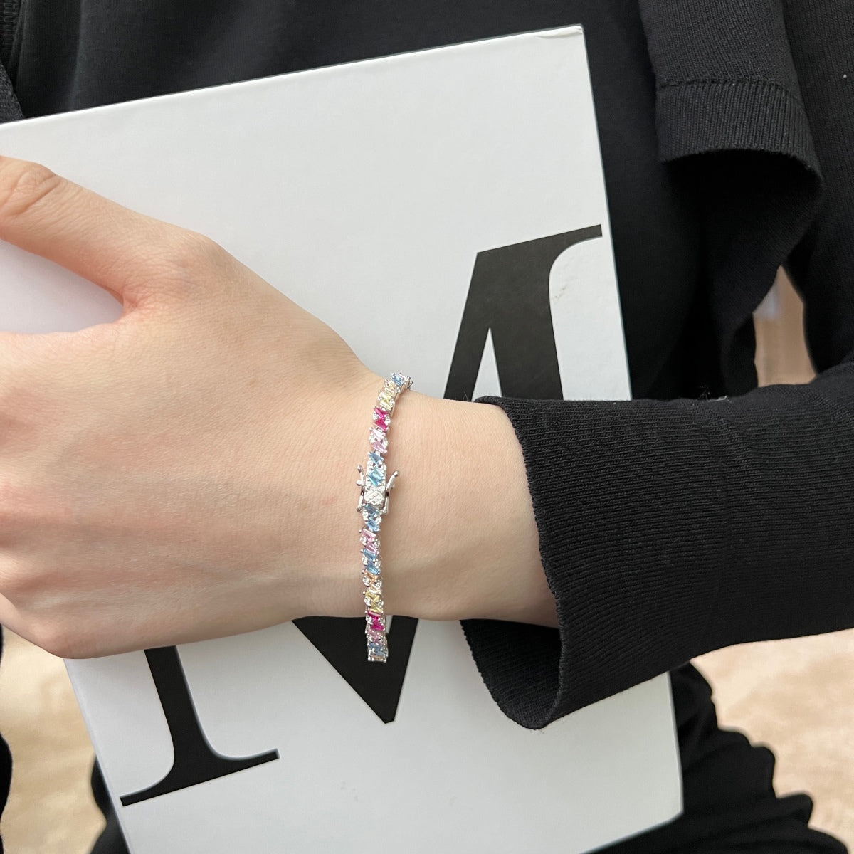 [Amore]Ornate Sparkling Multi Cut Party Bracelet
