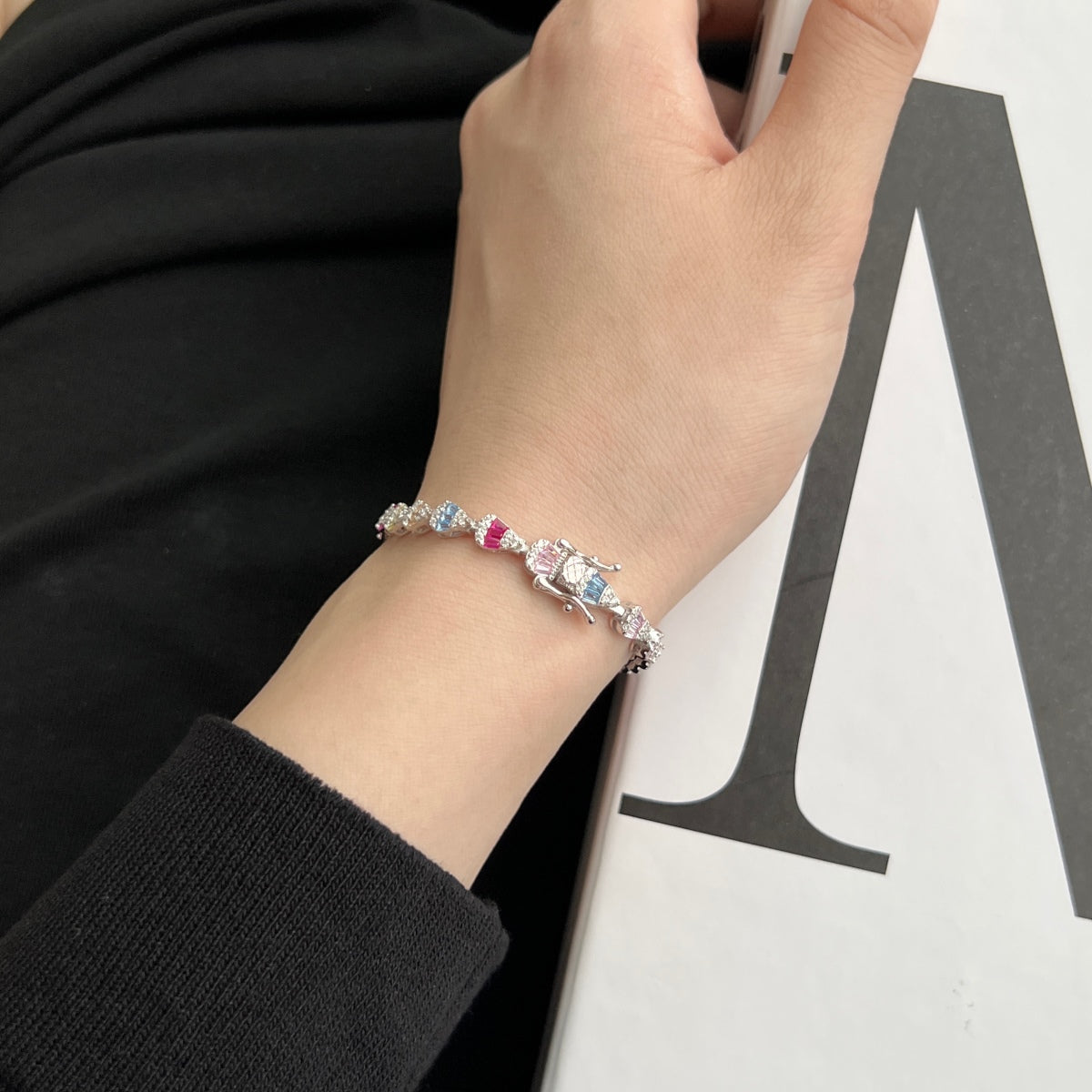 [Amore]Radiant Water Drop Shape Daily Bracelet