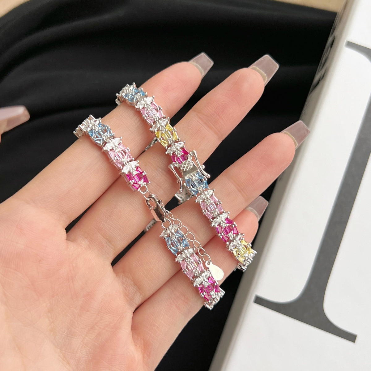 [Amore]Delicate Colorful Multi Cut Party Bracelet
