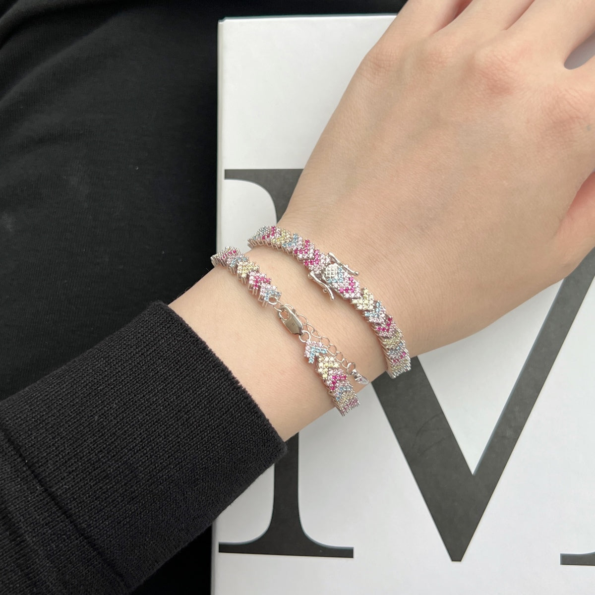 [Amore]Ornate Sparkling Round Cut Party Bracelet