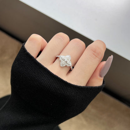 [Amore]Luxurious Colorful Flower Shape Banquet Ring