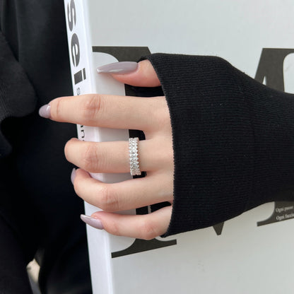 [Amore]Splashy Ornate Emerald Cut Cocktail Ring